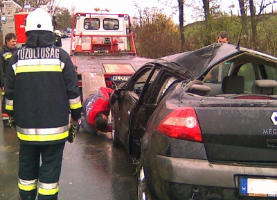 Tiszavasvári - Karcolásokkal megúszta a súlyos balesetet