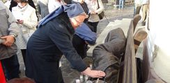 A Hajléktalan Jézus szobra hirdeti feladatunkat – Kisvárdára érkezett az együttérzés szobra