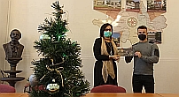A Móricz Zsigmond Színház Szilveszteri színházjegyekkel lepte meg az  orvosokat, ápolókat karácsonyra