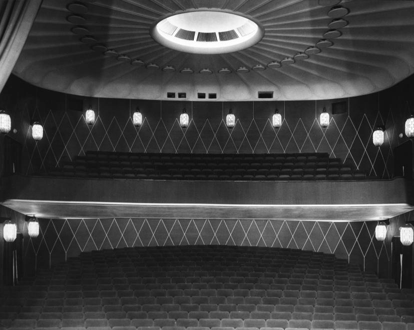 Ma 60 éve, 1960. március 25-én nyitották meg, az akkoriban felújított nyíregyházi színházat